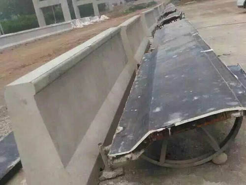 高速公路防撞墙广发平台_广发网页版.jpg
